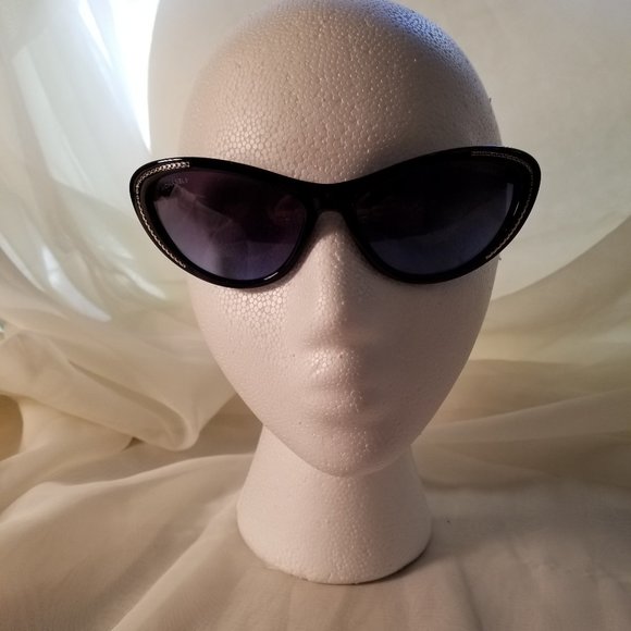 Chanel Sunglasses - Picture 12 of 13